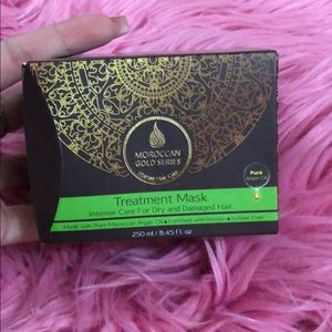 Treatment mash for dry and damaged hair